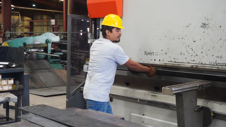 Operador Maquina Doblar